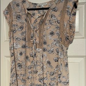 Woman’s top with crochet